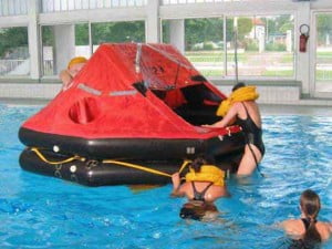 Examen piscine formation hôtesse de l'air